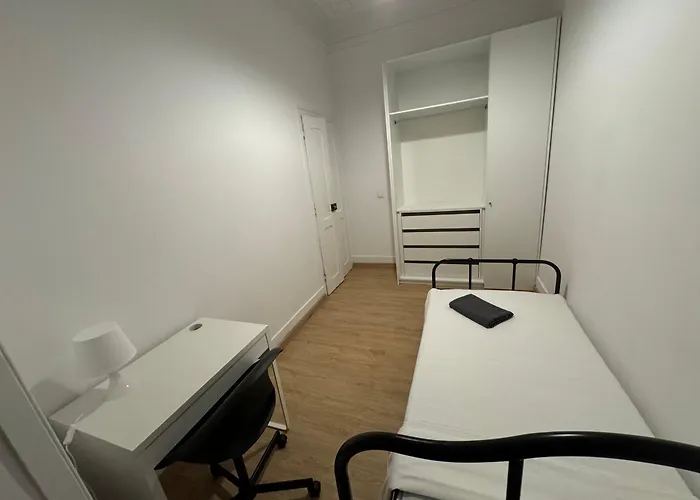 Guest house Metro Arroios 22 *