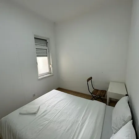 Metro Arroios 22 * Lisbona